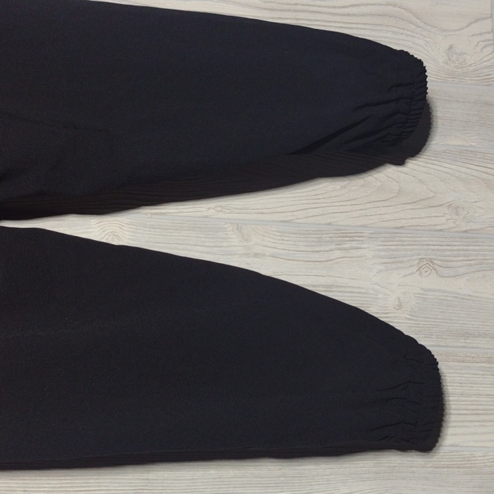 NWOT Vera Wang Luxury Joggers - Picture 9 of 14